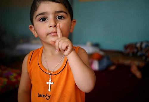È il momento di aiutare, di <b>Andrea Lonardo</b> - profughi-bambino-cristiano