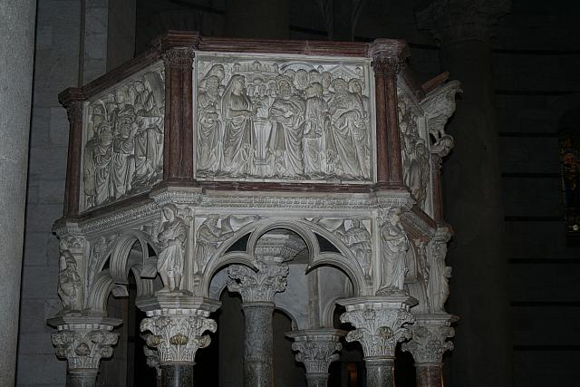 Pulpito di Nicola Pisano (1260), nel Battistero: Presentazione al Tempio