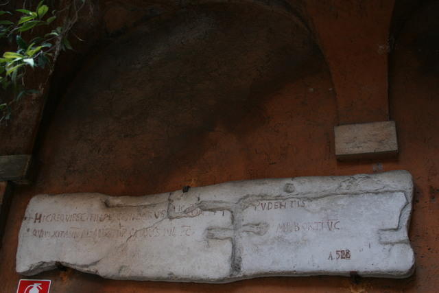 Santa Pudenziana, epigrafe di Hilarus