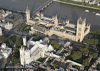 Westminster Abbey o St Peter's Abbey era un'abbazia benedettina, fondata a partire dal 604, divenuta poi Abbazia reale per le incoronazioni e le sepolture. Enrico VIII ne cacciò tutti i monaci, ma la conservò