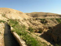 Wadi Qelt con l'antico acquedotto