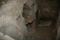 San Saba all'Aventino: scavi sottostanti la chiesa con la chiesa del VII (trasformata in luogo di sepoltura) e dell'VIII secolo