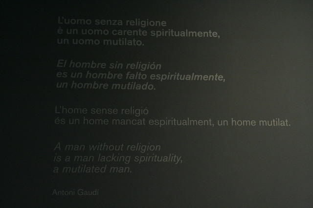 Antoni Gaudí: L'uomo senza religione è un uomo carente spiritualmente, un uomo mutilato.