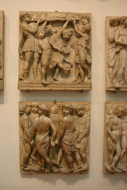 Luca della Robbia: cantoria con il canto del Salmo 150