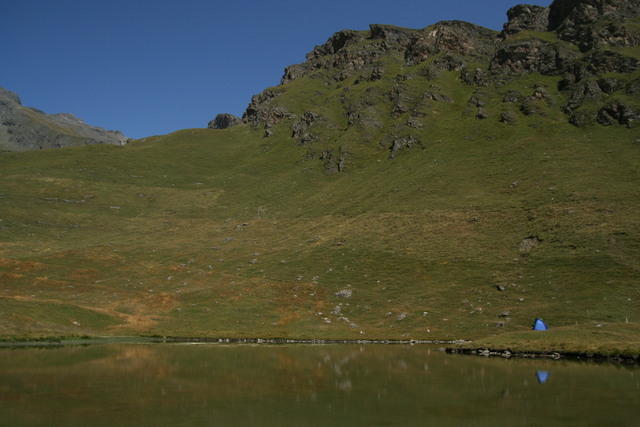 Lago di By (gita da Ollomont nel 1978; foto dell'estate 2011): clicca per leggere