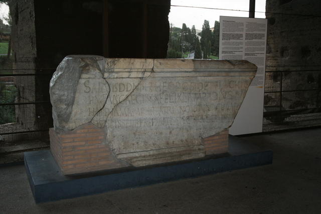 Colosseo: iscrizione dedicatoria