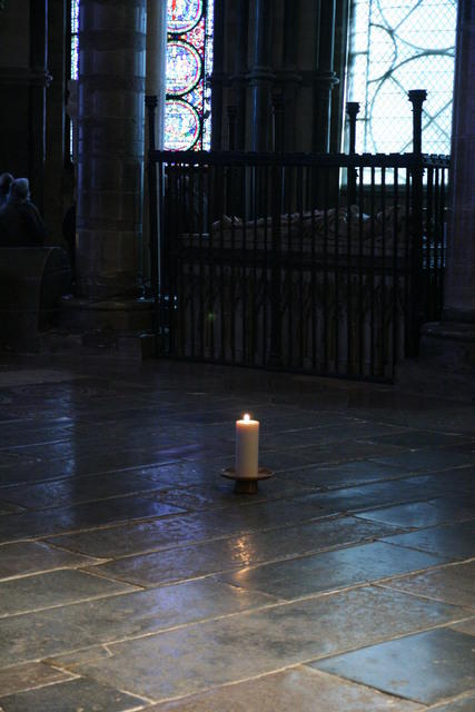 Canterbury, Cattedrale, il luogo presunto della tomba di Thomas Becket, poi devastata da Enrico VIII