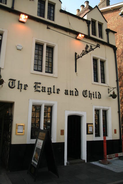 Oxford, The Eagle and Child, il Pub dove si incontrava il gruppo degli Inklings con C.S. Lewis e J.R.R. Tolkien