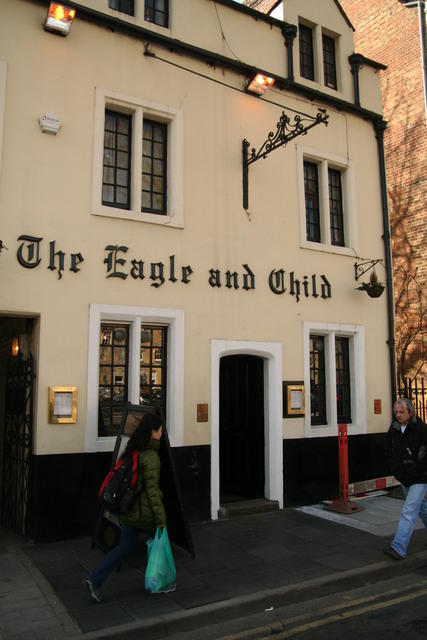Oxford, The Eagle and Child, il Pub dove si incontrava il gruppo degli Inklings con C.S. Lewis e J.R.R. Tolkien