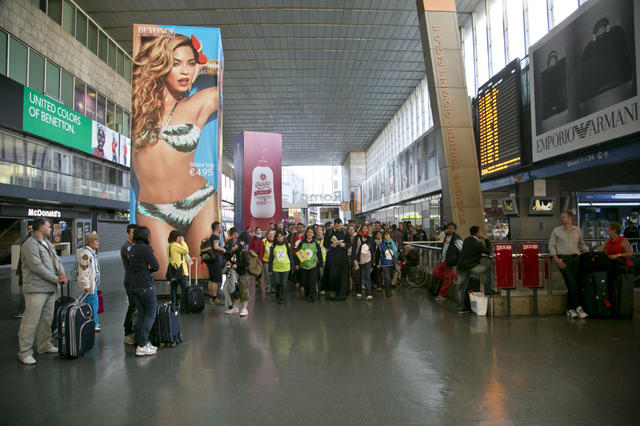 Litanie dei Santi nella stazione Termini