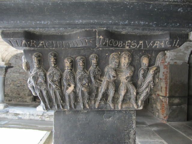 Capitello 19 lato Nord