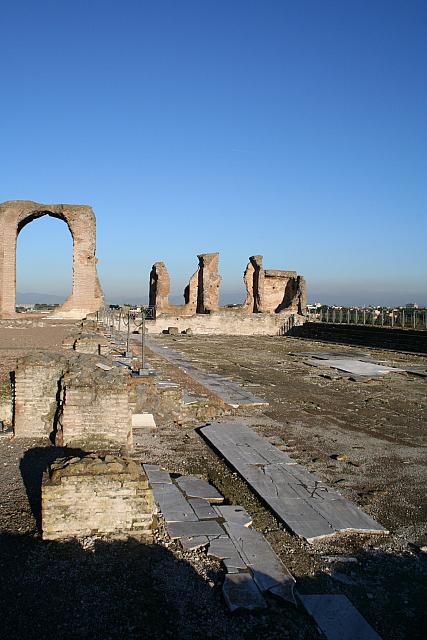 Grande cortile lastricato del settore di rappresentanza