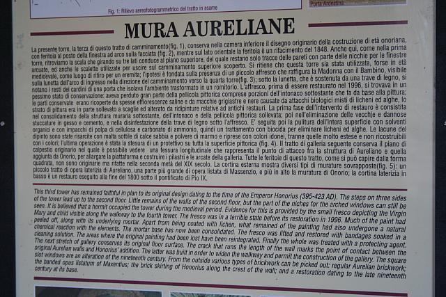 Pannello lungo la passeggiata delle mura nel Museo