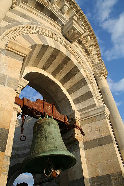 La Torre di Pisa, cioé il campanile del Duomo, con le sue campane