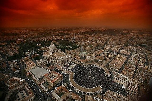 I funerali di papa Giovanni Paolo II, in piazza San Pietro, l'8 aprile 2005