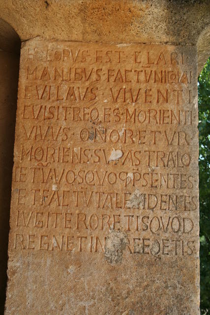 Santa Maria in valle Porclaneta: iscrizione del maestro Nicolò