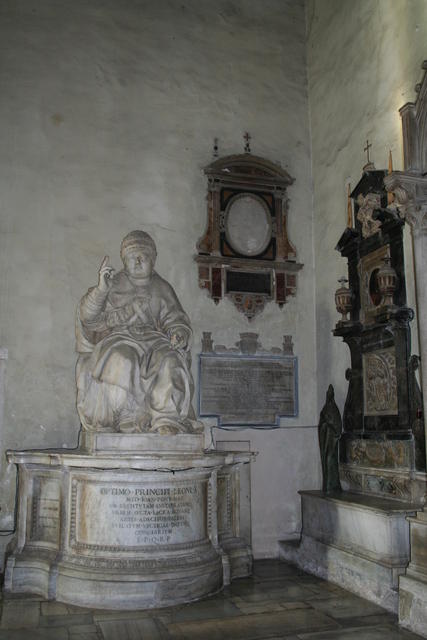 Statua di papa Leone X Medici