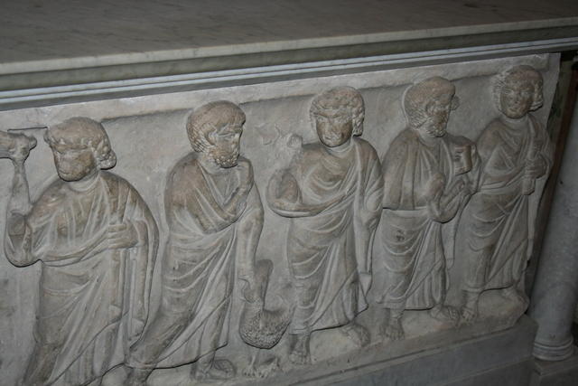 Sarcofago paleocristiano nella cripta delle reliquie dei sette fratelli maccabei