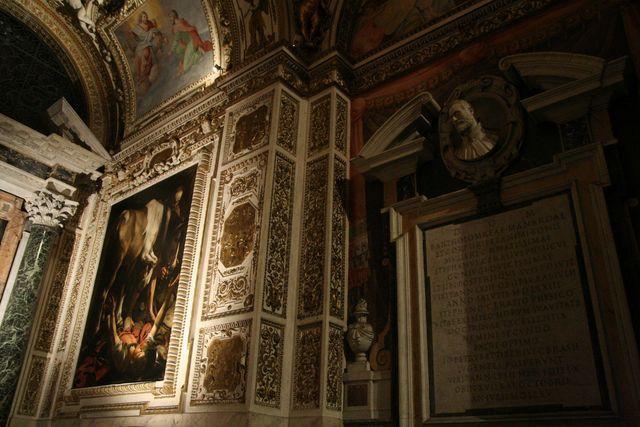 Busto di Stefano Cerasi e lapide che lo ricorda insieme alla moglie Bartolomea Manardi: sono i genitori di Tiberio Cerasi