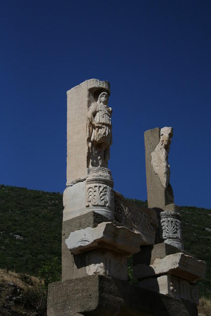 Efeso: il Tempio di Domiziano che ispirò l'Apocalisse