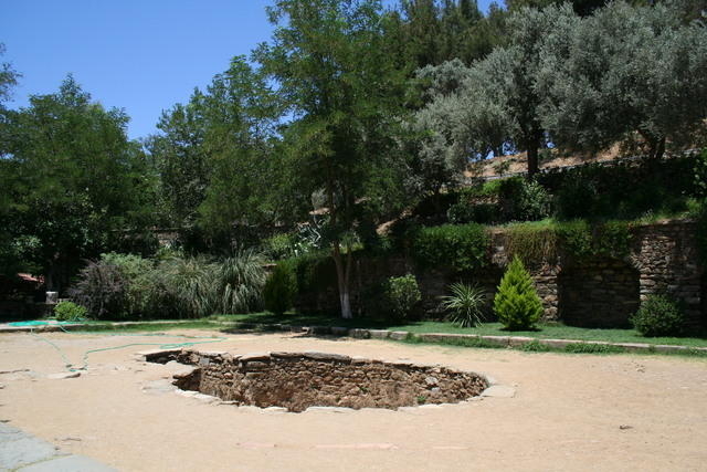 Efeso, la casa di Maria, Meryem Ana Evi: antico impluvio per la conservazione dell'acqua