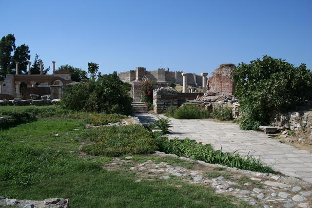 Efeso: fortezza di Ayasoluk (toponimo derivato da hagios theologos, il 'santo teologo', Giovanni evangelista)