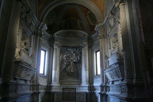 San Pietro in Montorio: cappella Raymondi del Bernini, con l'Estasi di S. Francesco del Baratta