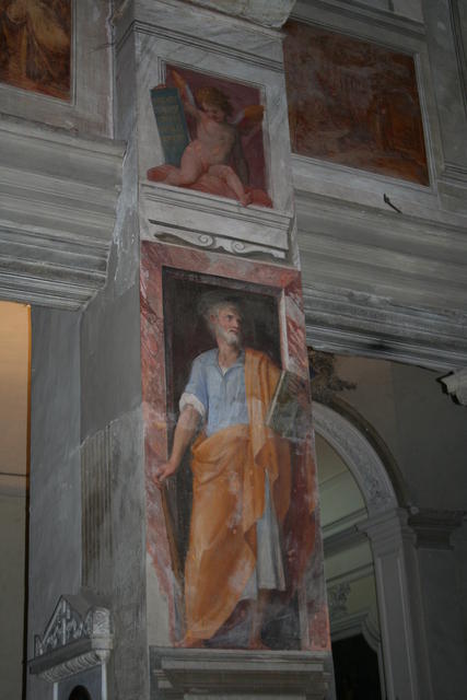 Santa Prassede: i dodici apostoli del Balducci sormontati da putti con tavolette con gli articoli del Credo degli Apostoli