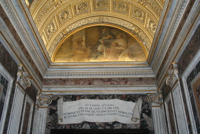 Convento di Santa Sabina: ingresso alla cella originaria di San Domenico, trasformata in cappella