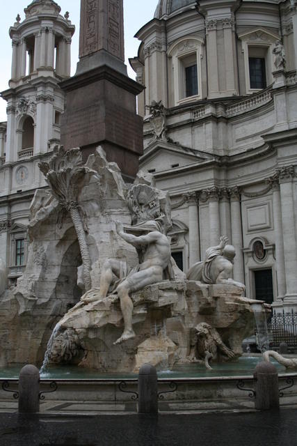 Gian Lorenzo Bernini, piazza Navona, Fontana dei quattro fiumi, il Nilo (clicca per la spiegazione)