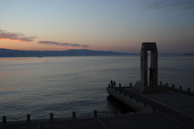 Reggio Calabria: lo stretto dove passò san Paolo, sbarcando a Reggio e ripartendo per Pozzuoli