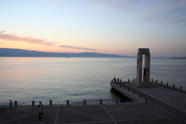 Reggio Calabria: lo stretto dove passò san Paolo, sbarcando a Reggio e ripartendo per Pozzuoli