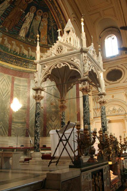 Santa Cecilia in Trastevere: il ciborio di Arnolfo di Cambio