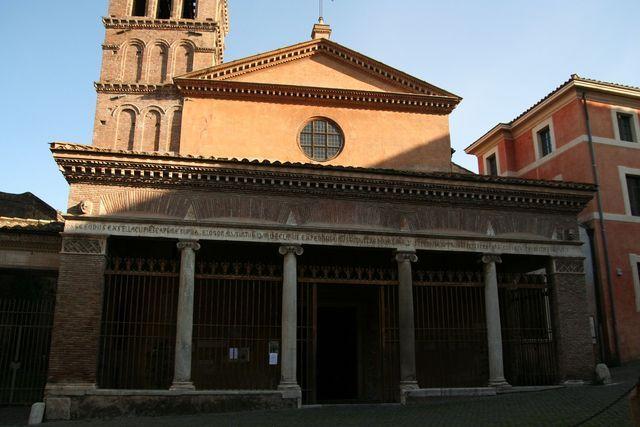 San Giorgio al Velabro:portico
