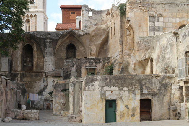 Santo Sepolcro: il tetto con il chiostro crociato