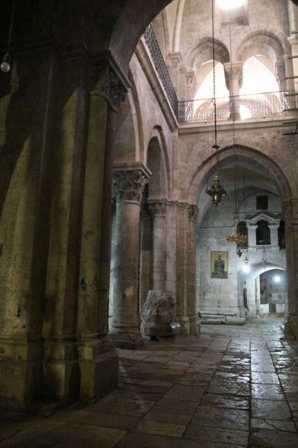 Santo Sepolcro: colonne bizantine e pilastri crociati
