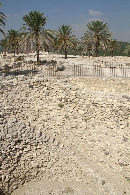 Meghiddo: il silos per il grano