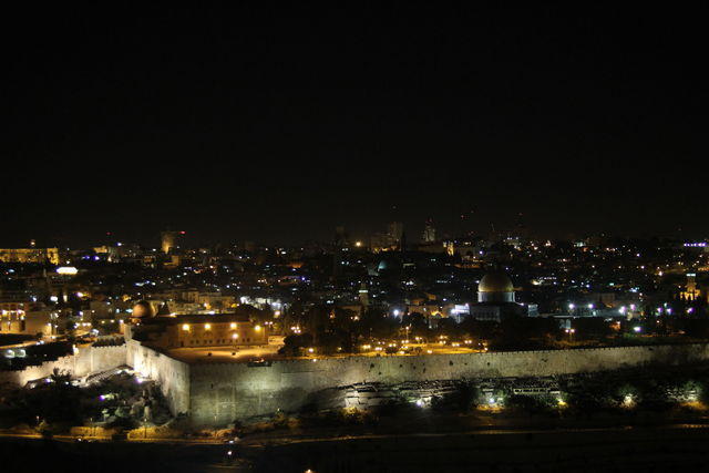 La spianata del Tempio di notte