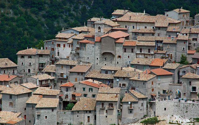 Umbria - Val Nerina (TR) - giugno 2004