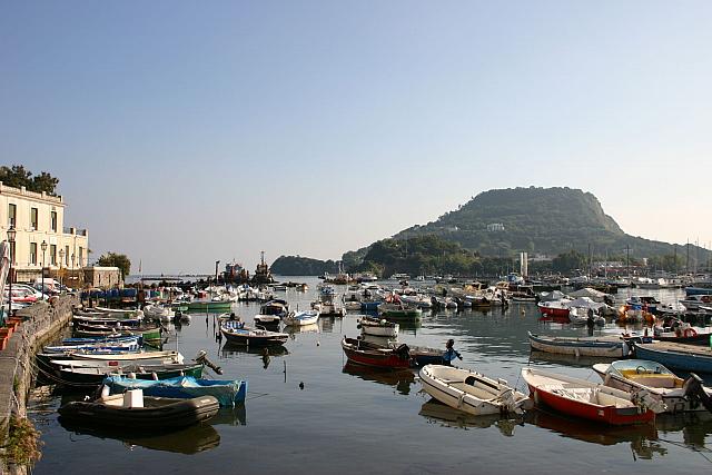 Il porto fra Bàcoli e Miseno, già utilizzato dalla flotta romana del Tirreno
