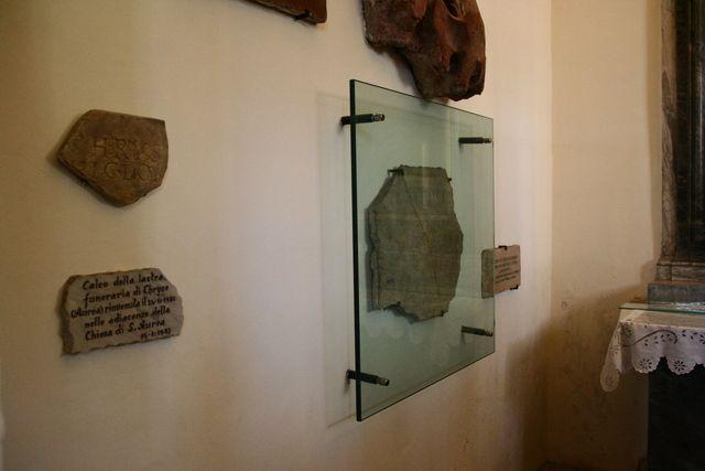 Sant'Aurea, frammento della lastra tombale di S. Aurea