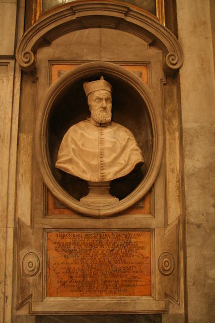 Sant'Agostino in Campo Marzio: busto del cardinale Girolamo Seripando, agostiniano, protagonista del Concilio di Trento