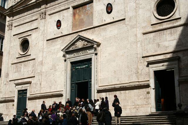 Incontro su Sant'Agostino: la facciata della basilica