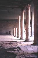 I resti del cardo maximus, detto di Adriano, ma, allo stato attuale, probabilmente di Giustiniano