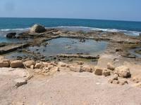 Resti del porto di Cesarea Marittima dal quale partì S.Paolo alla volta di Roma
