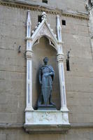 Orsanmichele: Donatello, San Giorgio (copia in situ)