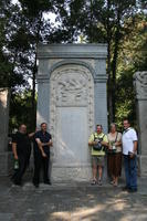 Il cimitero di Chala a Beijing (Pechino) dove riposano Matteo Ricci ed i suoi amici e la tomba di Xu Guangqi (Paolo Xu), il mandarino amico di Ricci a Shangai