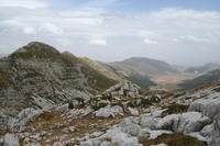 Panorama verso i piani di Pezza dal rifugio Sebastiani