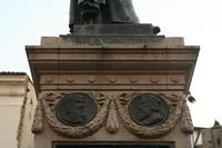 Monumento a Giordano Bruno: Jan Hus e John Wycliff