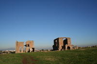 Calidarium (a sinistra) e Frigidarium della Villa dei Quintili